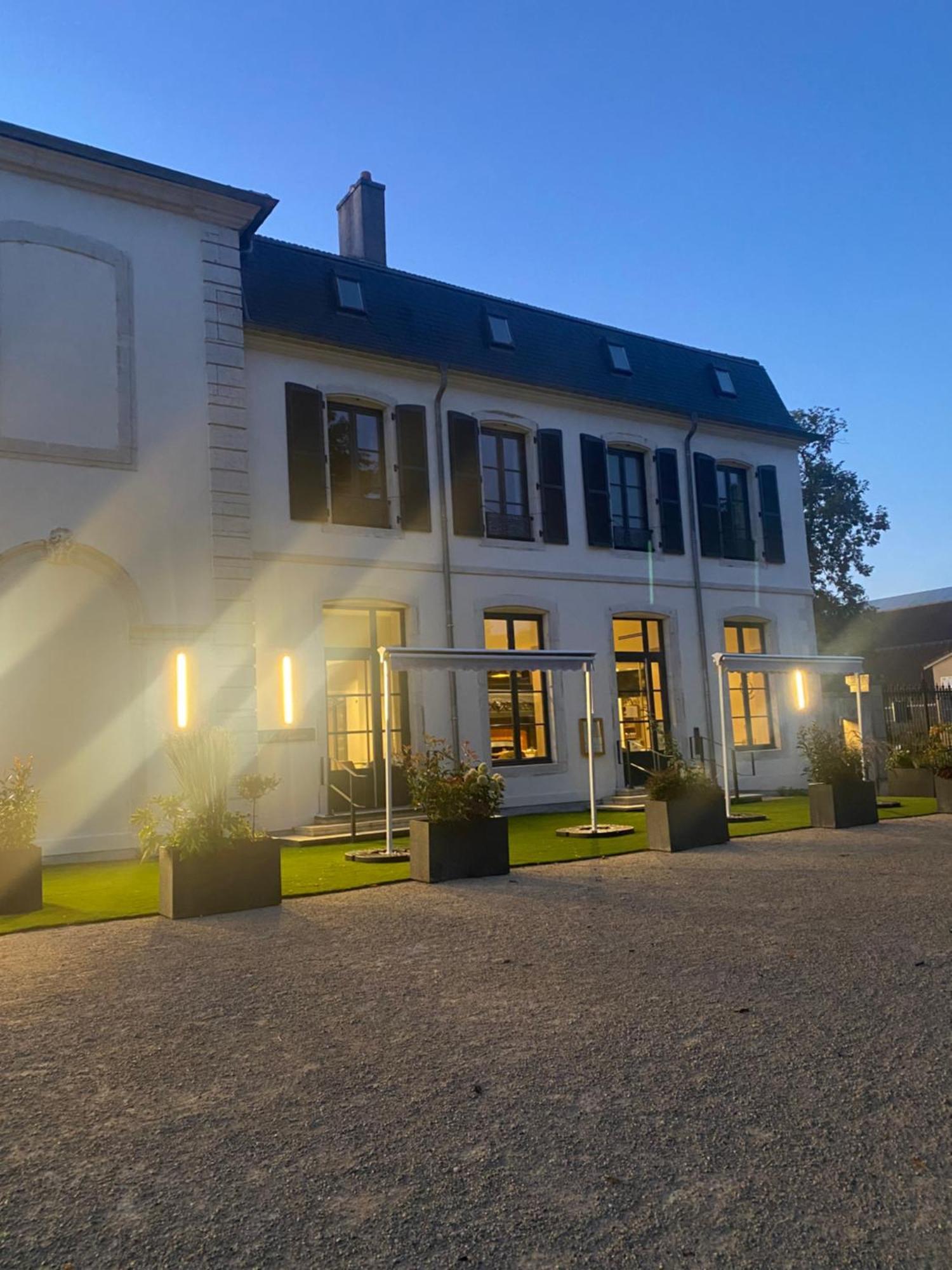 Hotel Au Chateau Villers-les-Nancy ภายนอก รูปภาพ
